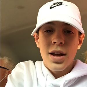 Meet your Posher, Kameron